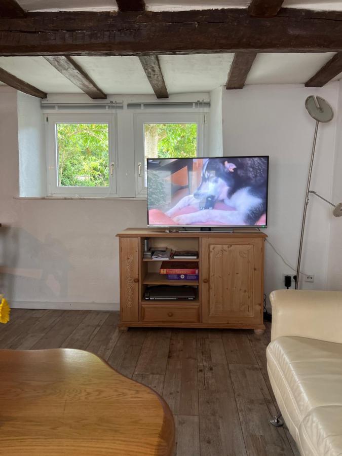 Villa 300 Jahre Altes Renoviertes Fachwerkhaus à Peterslahr Extérieur photo